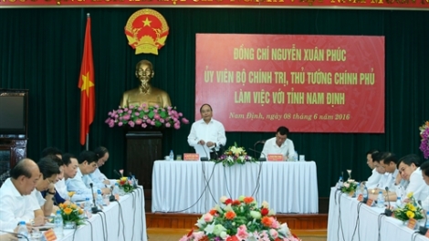 Thủ tướng Nguyễn Xuân Phúc làm việc tại tỉnh Nam Định về các giải pháp thúc đẩy kinh tế xã hội phát triển. (Thời sự chiều 08/6/2016)