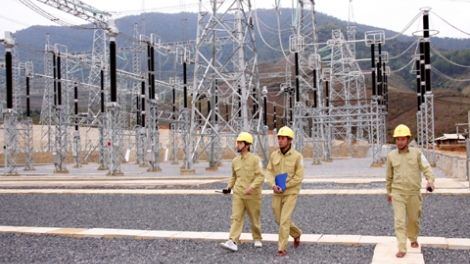 Tổng công ty truyền tải điện quốc gia với các giải pháp đảm bảo an toàn hệ thống truyền tải điện và an toàn điện mùa mưa bão. (15/7/2016)