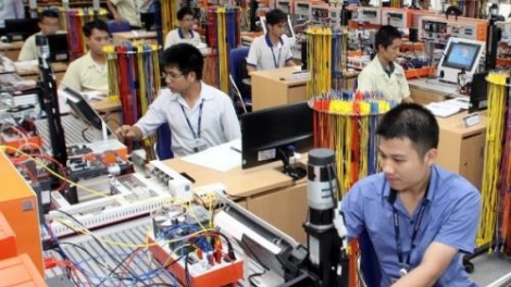 Lao động trong các ngành công nghiệp gia tăng và những vấn đề đặt ra (4/7/2016)