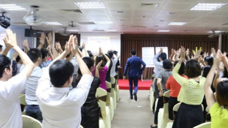 Bộ Công Thương công bố hàng loạt sai phạm nghiêm trọng của một số công ty bán hàng đa cấp lớn nhất cả nước (Thời sự trưa 11/7/2016)