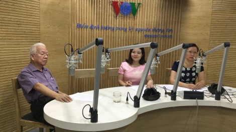 Đổi mới phong cách, thái độ phục vụ của nhân viên y tế: Nhiệm vụ “sống còn” của ngành y (19/7/2016)