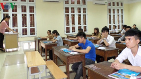 Tại kỳ thi Trung học phổ thông quốc gia năm nay, có thí sinh đạt 9,75 điểm môn Lịch sử (Thời sự trưa 17/7/2016)