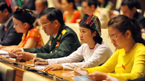 Những ngày thử thách đầu tiên của đại biểu (21/7/2016)