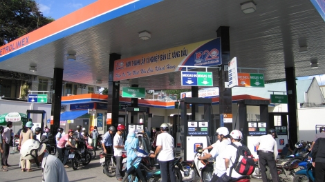 Trong kỳ điều chỉnh giá xăng dầu vào ngày hôm nay, giá xăng có thể giảm nhẹ hoặc giữ nguyên. (Thời sự trưa 05/7/2016)