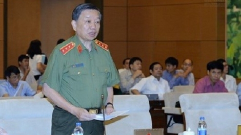 Cân nhắc mở rộng đối tượng được cảnh vệ và đảm bảo chặt chẽ khi được quyền nổ súng (16/8/2016)