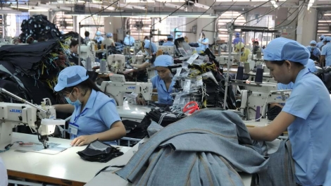 Nhiều doanh nghiệp dệt may gặp khó khăn do mất các đơn hàng sang các nước có ưu đãi về thuế xuất khẩu. (Thời sự chiều 07/8/2016)
