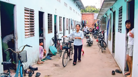 Công nhân lao động, đói và khát văn hóa (18/8/2016)