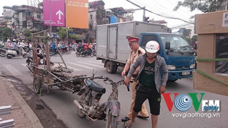 Hiểm họa từ xe tự chế, xe thô sơ chở hàng cồng kềnh (28/9/2016)