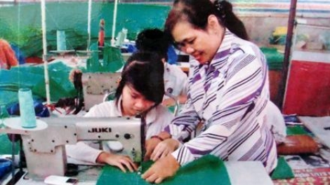 Người xây dựng nên mái ấm của người khuyết tật: “Trung tâm vì ngày mai” (28/9/2016)