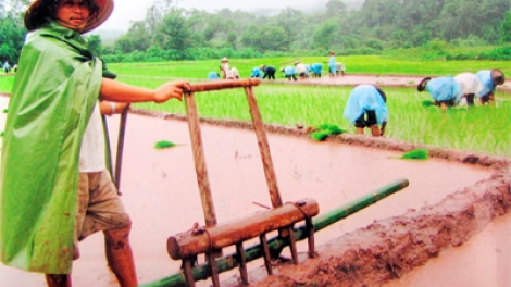 Gặp gỡ người bí thư "đi đầu và đứng đầu" nơi ngã ba biên giới (12/9/2016)