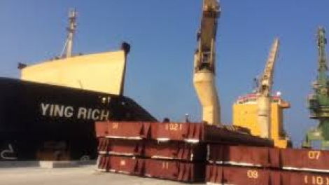 Bùn thải công ty Formosa nhập về là loại chất chịu nhiệt phục vụ quá trình vận chuyển gang hóa lỏng trong nhà máy. (Thời sự trưa 18/9/2016)