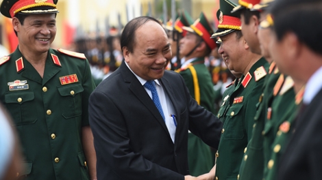 Thủ tướng Nguyễn Xuân Phúc yêu cầu cán bộ, chiến sỹ Bộ Tư lệnh Quân khu 3 phải tập trung phát triển kinh tế, gắn với xây dựng và tăng cường tiềm lực quốc phòng, thế trận quốc phòng toàn dân. (Thời sự đêm 18/9/2016)