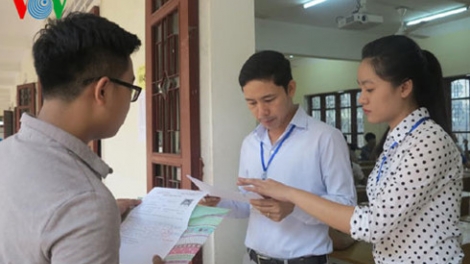 Các nhà Toán học chính thức kiến nghị Bộ Giáo dục và Đào tạo hoãn việc áp dụng hình thức thi trắc nghiệm đối với môn Toán trong kỳ thi Trung học phổ thông quốc gia 2017 (Thời sự chiều 24/9/2016)