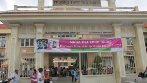 Học sinh không được nghỉ trưa trong trường vì không học bán trú: Môi trường giáo dục phải chăng đang bị chi phối bởi nhiều mục đích khác. (20/9/2016)