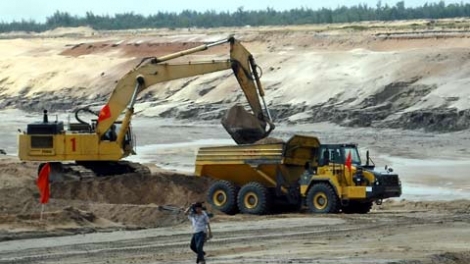 Dự án khai thác mỏ sắt Thạch Khê- Hà Tĩnh- “trở đi mắc núi, trở lại mắc sông (19/01/2017)