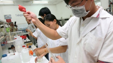 Cần có chính sách tạo động lực cho các nhà khoa học nghiên cứu (24/01/2017)