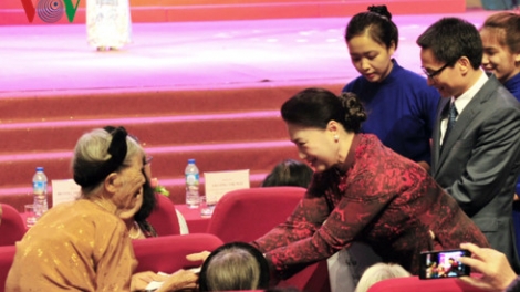 Nâng cao công tác chăm sóc sức khỏe cho người cao tuổi; tận dụng chất xám, kinh nghiệm của người cao tuổi, đóng góp vào sự phát triển chung của đất nước. (Thời sự trưa 01/10/2017)