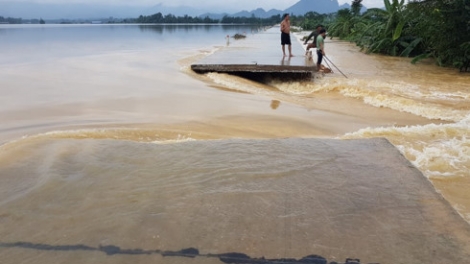 Minh bạch thông tin vụ vỡ đê ở Chương Mỹ, Hà Nội (13/10/2017)