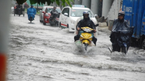 Thành phố Hồ Chí Minh đang làm rõ nguyên nhân đường Nguyễn Hữu Cảnh có siêu máy bơm nhưng vẫn ngập (Thời sự đêm 18/10/2017)