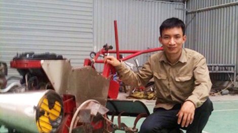 Tạ Đình Huy, người nông dân chế tạo ra máy nông nghiệp 15 chức năng (24/10/2017)