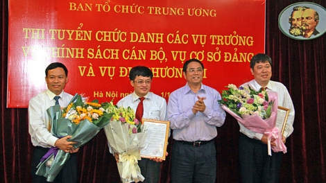 Thí điểm thi tuyển chức danh lãnh đạo quản lý tại các vụ, đơn vị của Ban Tổ chức Trung ương (Thời sự chiều 01/10/2017)