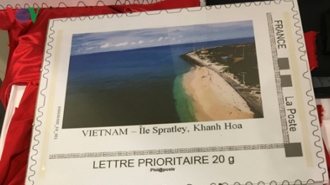 Tập đoàn Bưu điện Pháp sẽ phát hành bộ tem biển đảo Việt Nam (Thời sự trưa 23/11/2017)