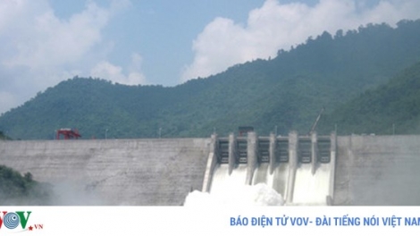 Vì sao thủy điện miền Trung khó cắt lũ cho hạ du? (15/12/2017)