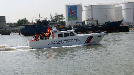 Trung úy Nguyễn Thị Thu Hà, "bông hoa biển" của Bộ Tư lệnh Vùng Cảnh sát biển 1. (05/12/2017)