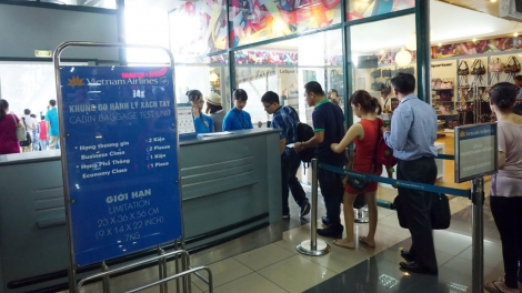 Cục Hàng không Việt Nam đã tìm ra đối tượng làm lộ thông tin khách hàng đi máy bay  (Thời sự trưa 16/12/2017)