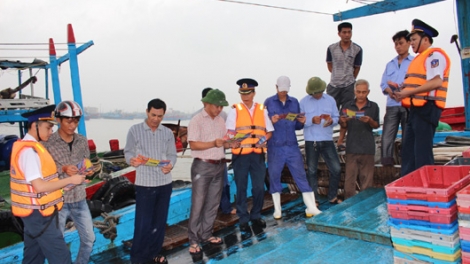 Những người lính làm việc không ngày nghỉ để mang lại cuộc sống bình yên cho nhân dân và Tổ quốc (03/02/2017)