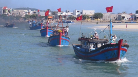 Ngư dân mở biển thẳng tiến ra Trường Sa (05/02/2017)