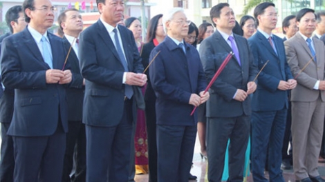 Tổng Bí thư Nguyễn Phú Trọng làm việc với lãnh đạo chủ chốt tỉnh Nam Định và dâng hương tại Nhà lưu niệm cố Tổng Bí thư Trường Chinh (Thời sự chiều 08/02/2017)