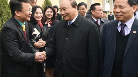 Thủ tướng Nguyễn Xuân Phúc yêu cầu Bắc Ninh nỗ lực trở thành thủ phủ sản xuất điện tử khu vực Châu Á (Thời sự trưa 13/02/2017)