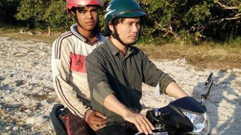 Người thầy nhiều lần vào rừng sâu vận động học sinh quay lại lớp học (9/3/2017)