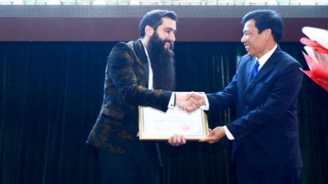 Bộ Văn hoá thể thao và du lịch trao quyết định bổ nhiệm Đại sứ Du lịch Việt Nam 2017- 2020, cho đạo diễn Jordan Vogt-Roberts: Ngành du lịch Việt Nam cần phát huy vai trò của đại sứ du lịch như thế nào (13/3/2017)