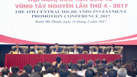 Thủ tướng Nguyễn Xuân Phúc dự Hội nghị Xúc tiến đầu tư vùng Tây Nguyên năm 2017. (Thời sự trưa 11/3/2017)