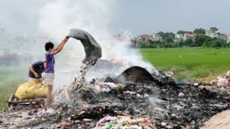 Xử lý rác thải nông thôn: Đừng đánh trống bỏ dùi (13/3/2017)