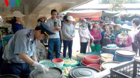 Cuộc chiến chống thực phẩm bẩn: Làm sao đảm bảo quyền lợi cho người tiêu dùng? (18/3/2017)