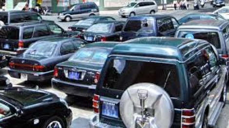 Hơn 500 xe ô tô biển xanh 80A, 80B đã được cấp cho các doanh nghiệp bị Thủ tướng yêu cầu thu hồi trước ngày 30/6 năm nay (23/3/2017)