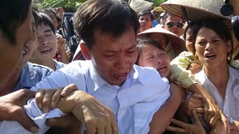 Có bồi thường thiệt hại tinh thần với thân nhân của người bị oan? (25/4/2017)
