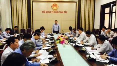 Bộ trưởng Bộ Giao thông Vận tải khẳng định, sẽ không áp giá sàn vé máy bay (Thời sự đêm 7/4/2017)
