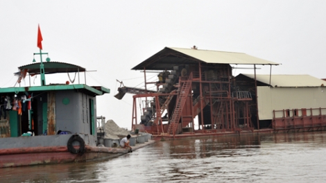 Tạm giữ hình sự nhóm đối tượng có hành vi đe dọa Chủ tịch UBND tỉnh Bắc Ninh. (Thời sự đêm 01/4/2017)