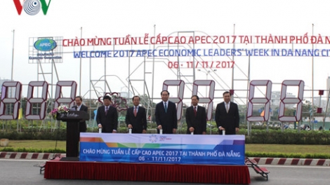 Chủ tịch nước Trần Đại Quang dự Lễ khởi động đồng hồ đếm ngược chào mừng Tuần lễ cấp cao APEC 2017 tại Đà Nẵng (Thời sự trưa 18/4/2017)