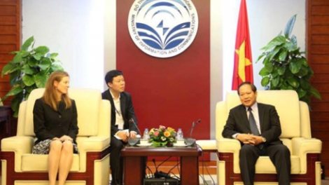Facebook cam kết ngăn chặn thông tin xấu, độc hại, thông tin vi phạm pháp luật Việt Nam trên mạng xã hội Facebook. (Thời sự đêm 26/4/2017)