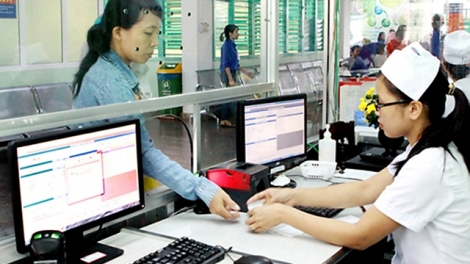 Bảo hiểm xã hội Việt Nam cảnh báo tình trạng trục lợi Quỹ bảo hiểm y tế (Thời sự đêm 23/5/2017)