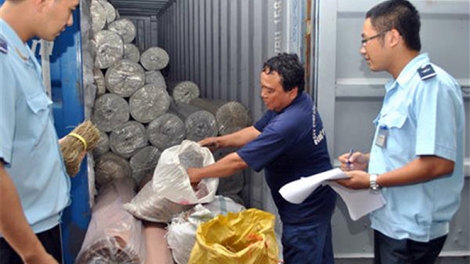 Doanh nghiệp vẫn gặp khó do chậm ban hành Danh mục hàng hóa xuất nhập khẩu thuộc đối tượng kiểm tra chuyên ngành (3/5/2017)