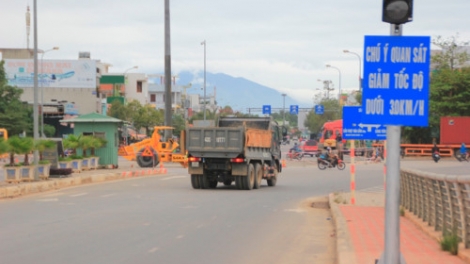 Bạn hữu đường xa: Ý thức tốt của các bác tài tại thành phố Đà Nẵng khi tham gia giao thông (15/5/2017)