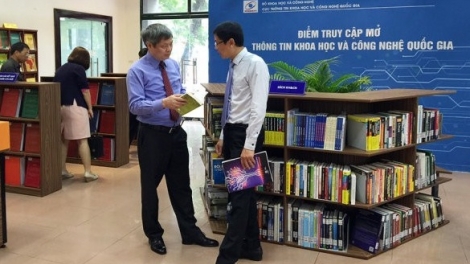 Bộ Khoa học và Công nghệ khai trương điểm truy cập quốc gia giúp tiếp cận hàng triệu tài liệu khoa học (Thời sự đêm 17/5/2017)