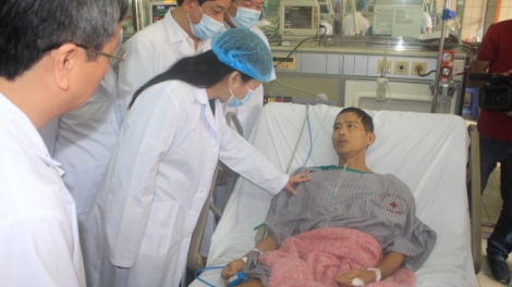Công an tỉnh Hòa Bình khởi tố vụ án để điều tra làm rõ nguyên nhân gây ra vụ tai biến y khoa trầm trọng khiến 7 người tử vong ở địa phương. (Thời sự chiều 30/5/2017)
