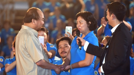 Cái nắm tay vì công nhân, vì sự nghiệp công nghiệp hóa đất nước (01/5/2017)